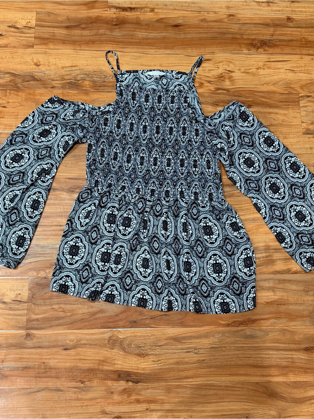 Decree Black and White Cold-Shoulder Medallion Tunic
